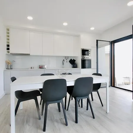 Sandra House 아파트